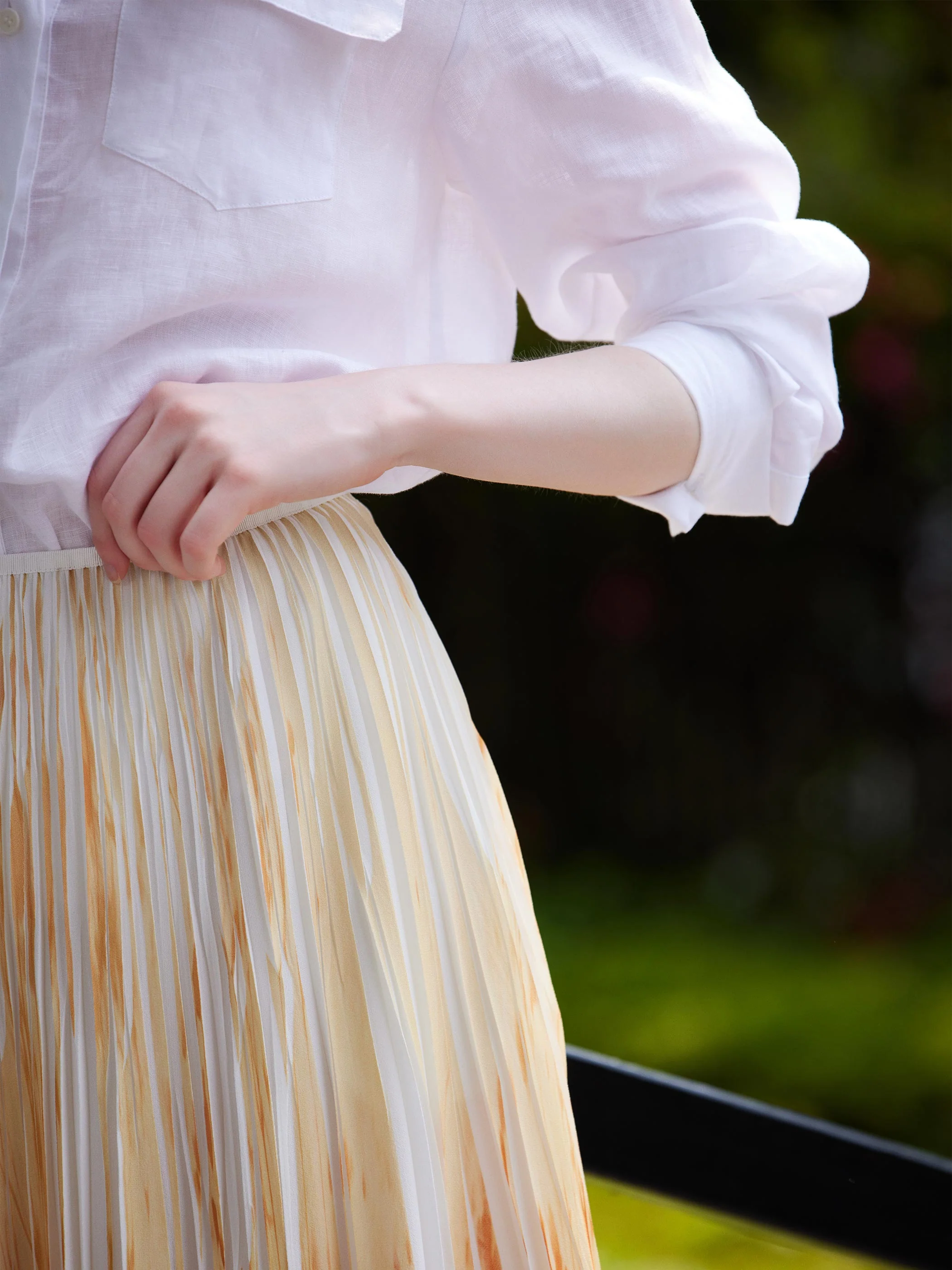 COLOR SPLASH PLEATED SKIRT - Image 3