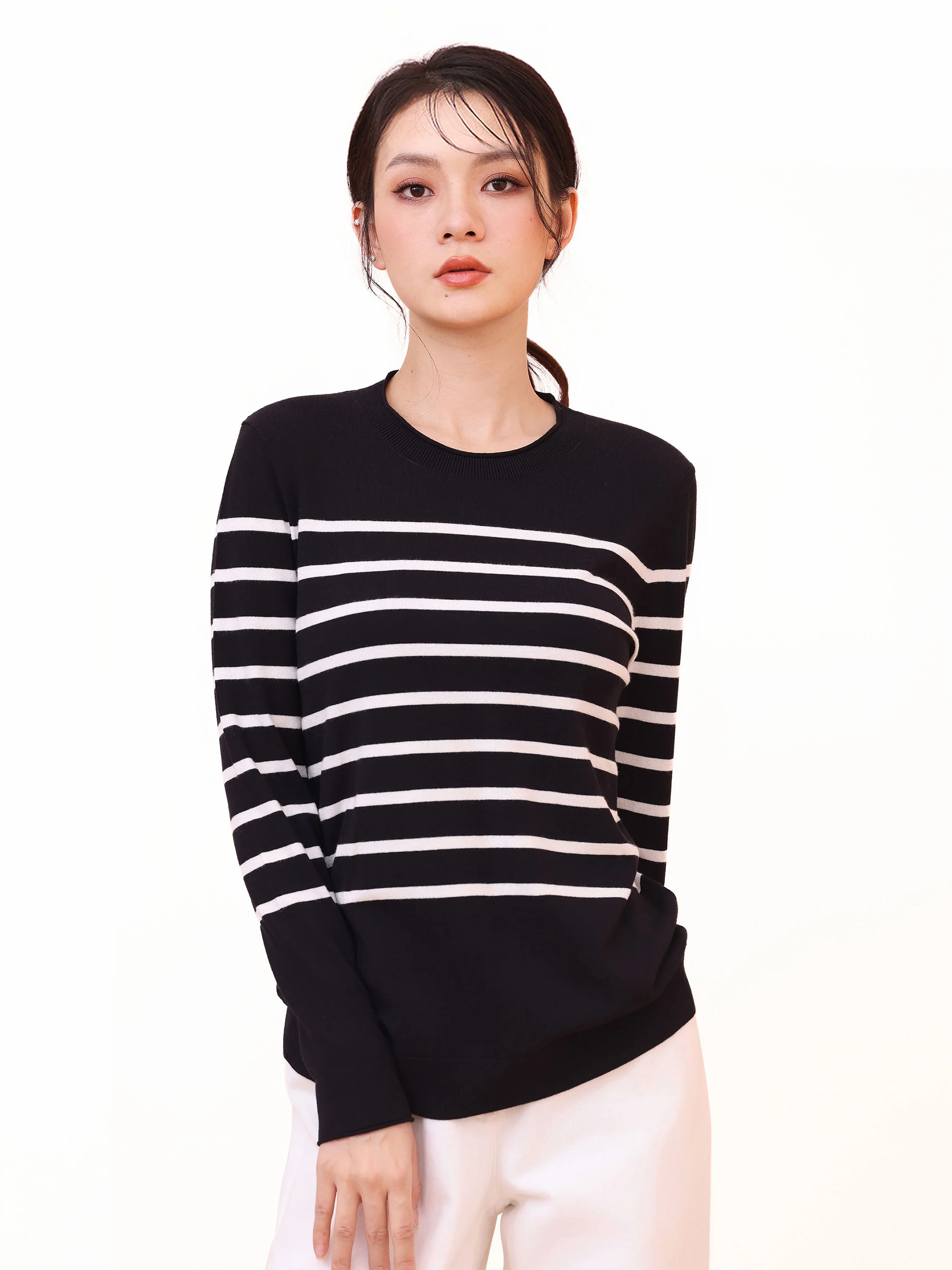 CREW NECK STRIPED SWEATER