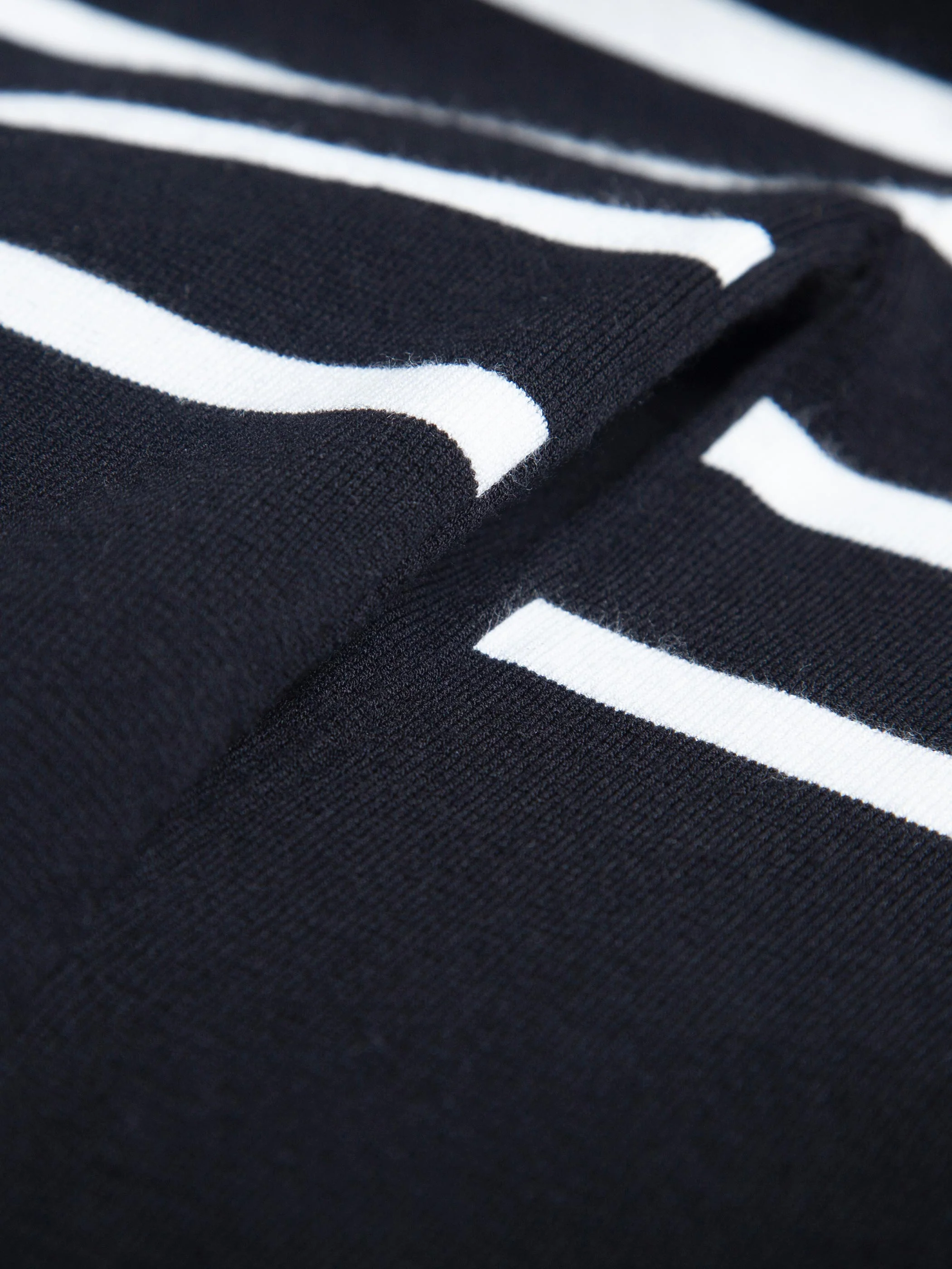 CREW NECK STRIPED KNIT DRESS - Image 11