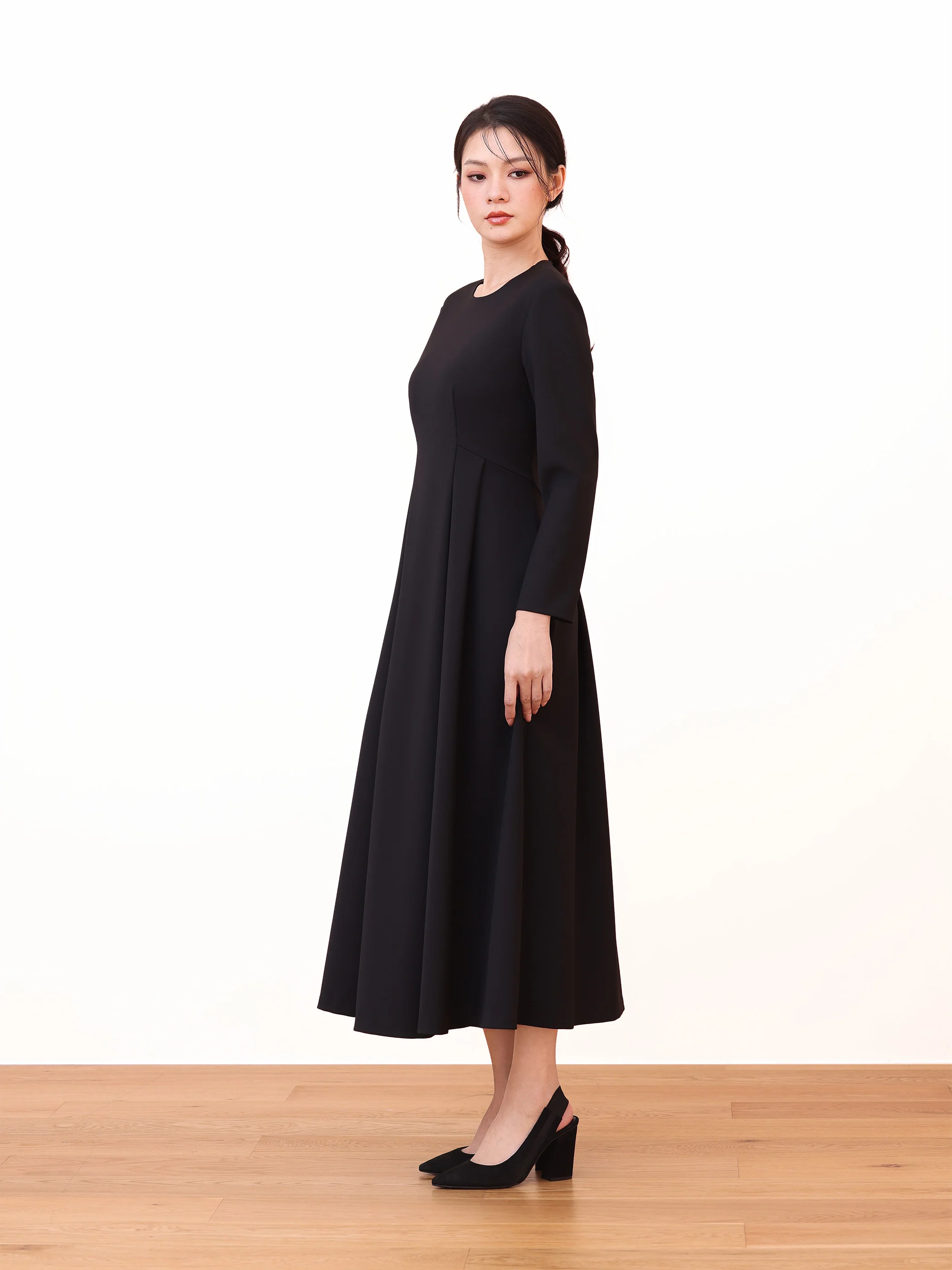 LONG SLEEVE CREW NECK A-LINE DRESS - Image 3