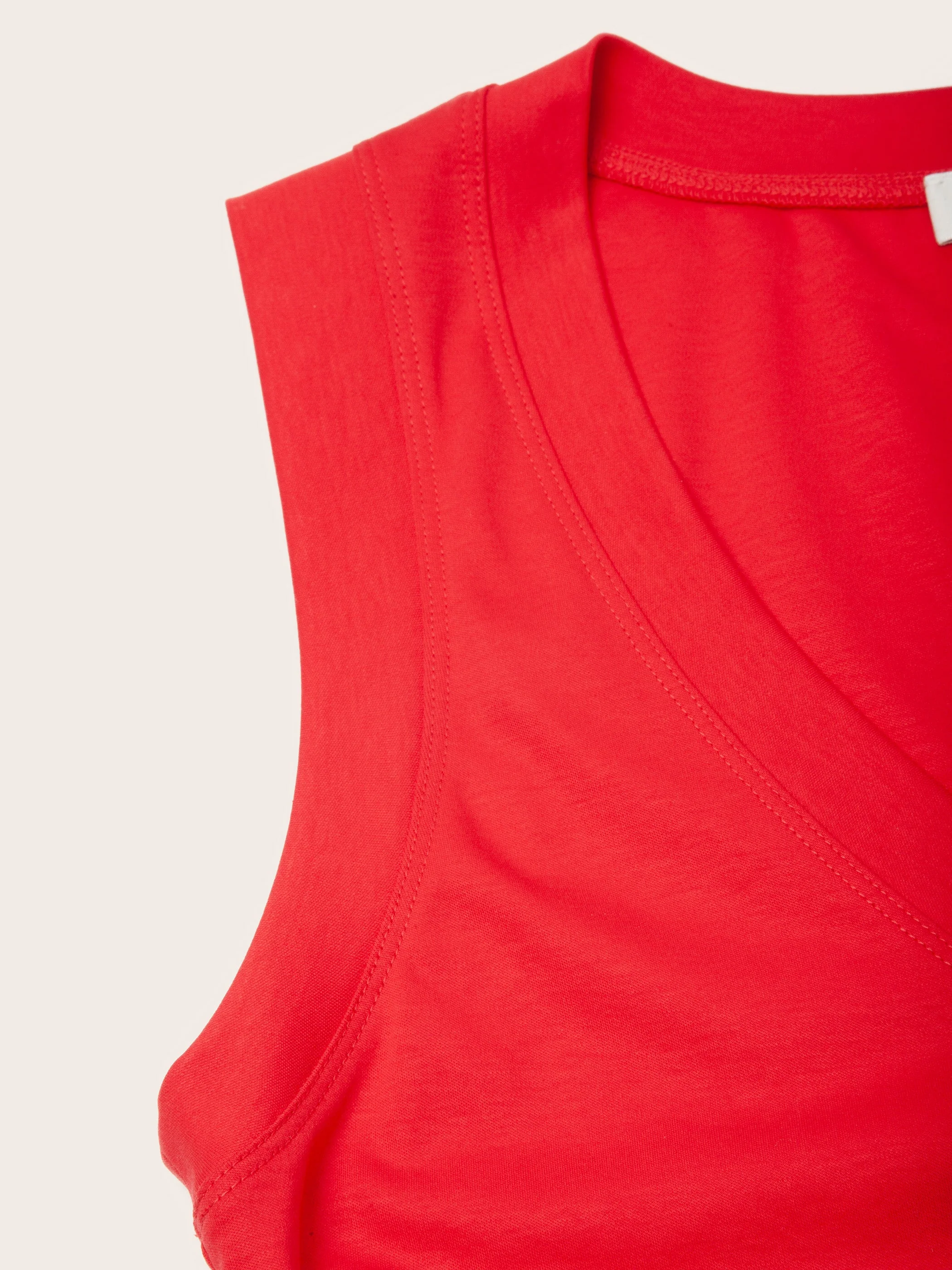 Mia Crimson Ruched Side V-Neck Sleeveless Tank - Image 7