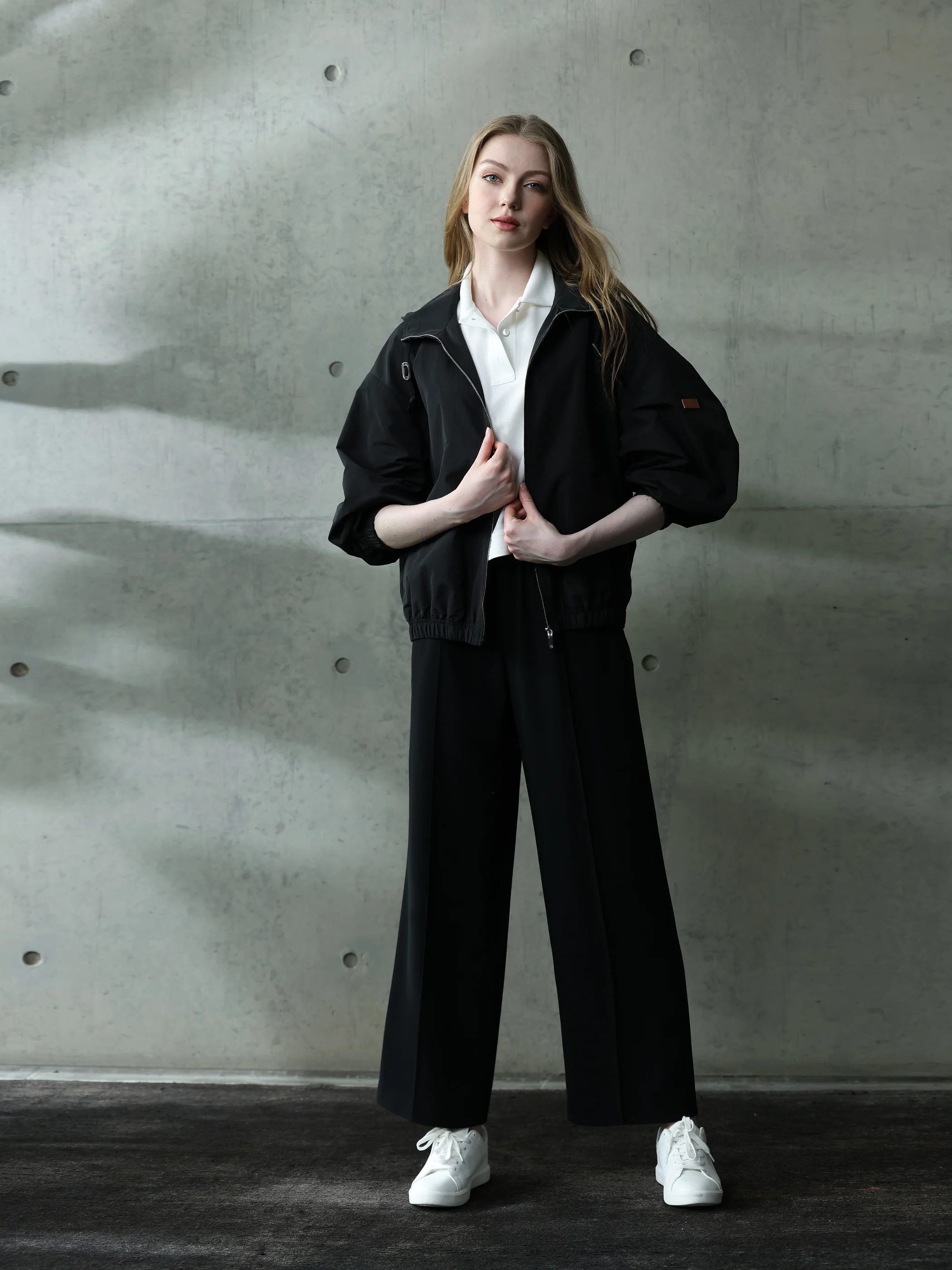 MID WAIST STRAIGHT LEG PANTS W/ ELASTIC WAISTBAND - Image 3