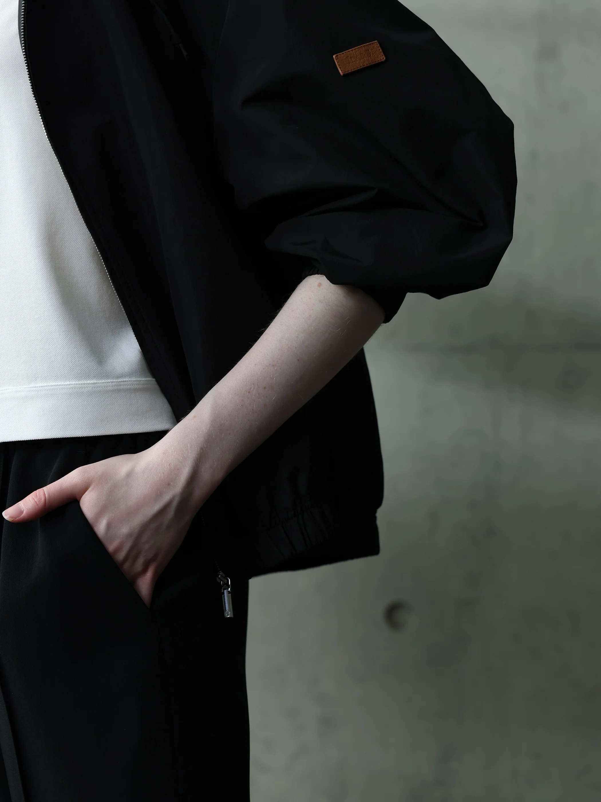 MID WAIST STRAIGHT LEG PANTS W/ ELASTIC WAISTBAND - Image 4