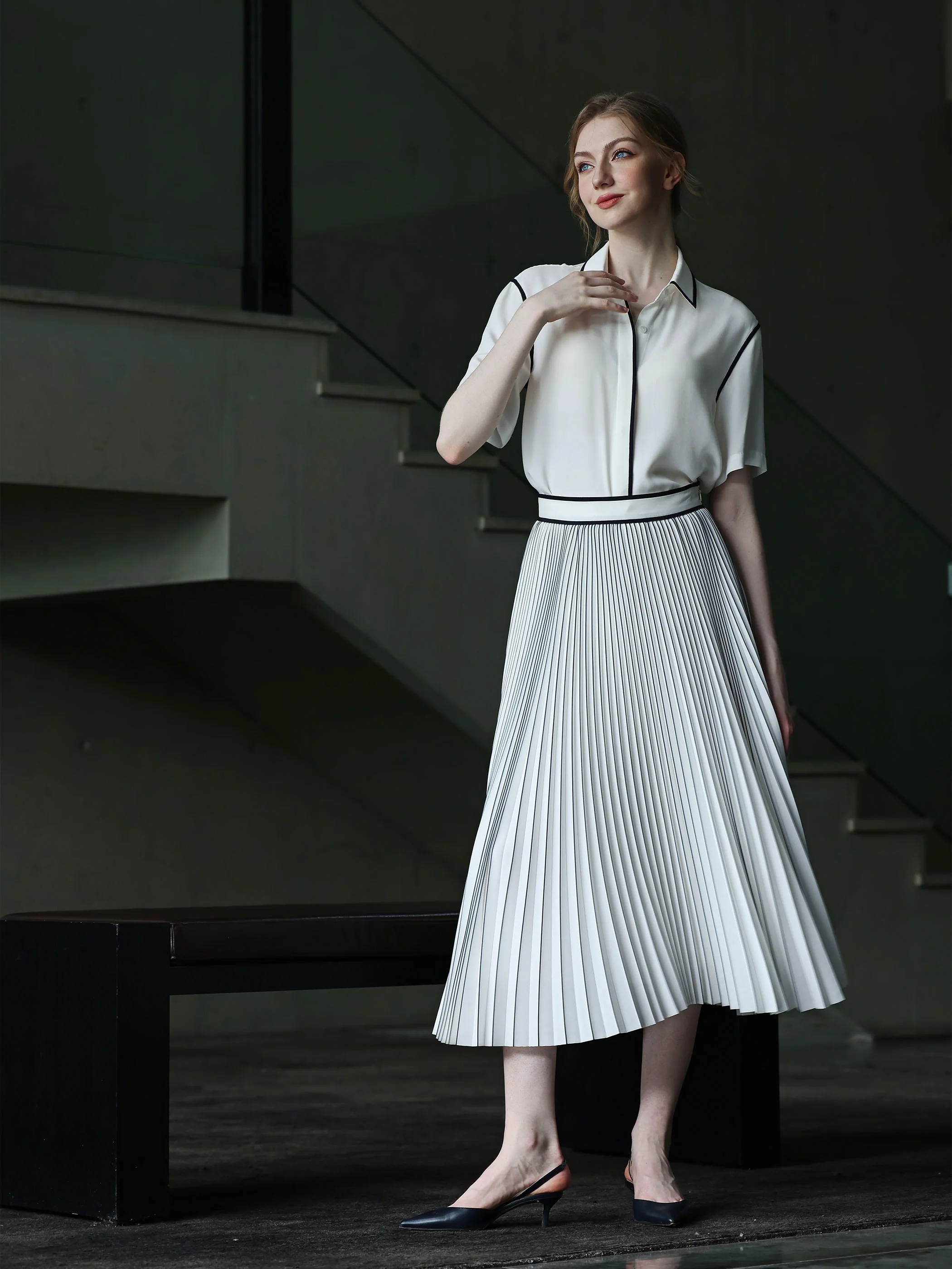 MIDI PLEATED SKIRT WITH PIPING DETAILS - Image 2