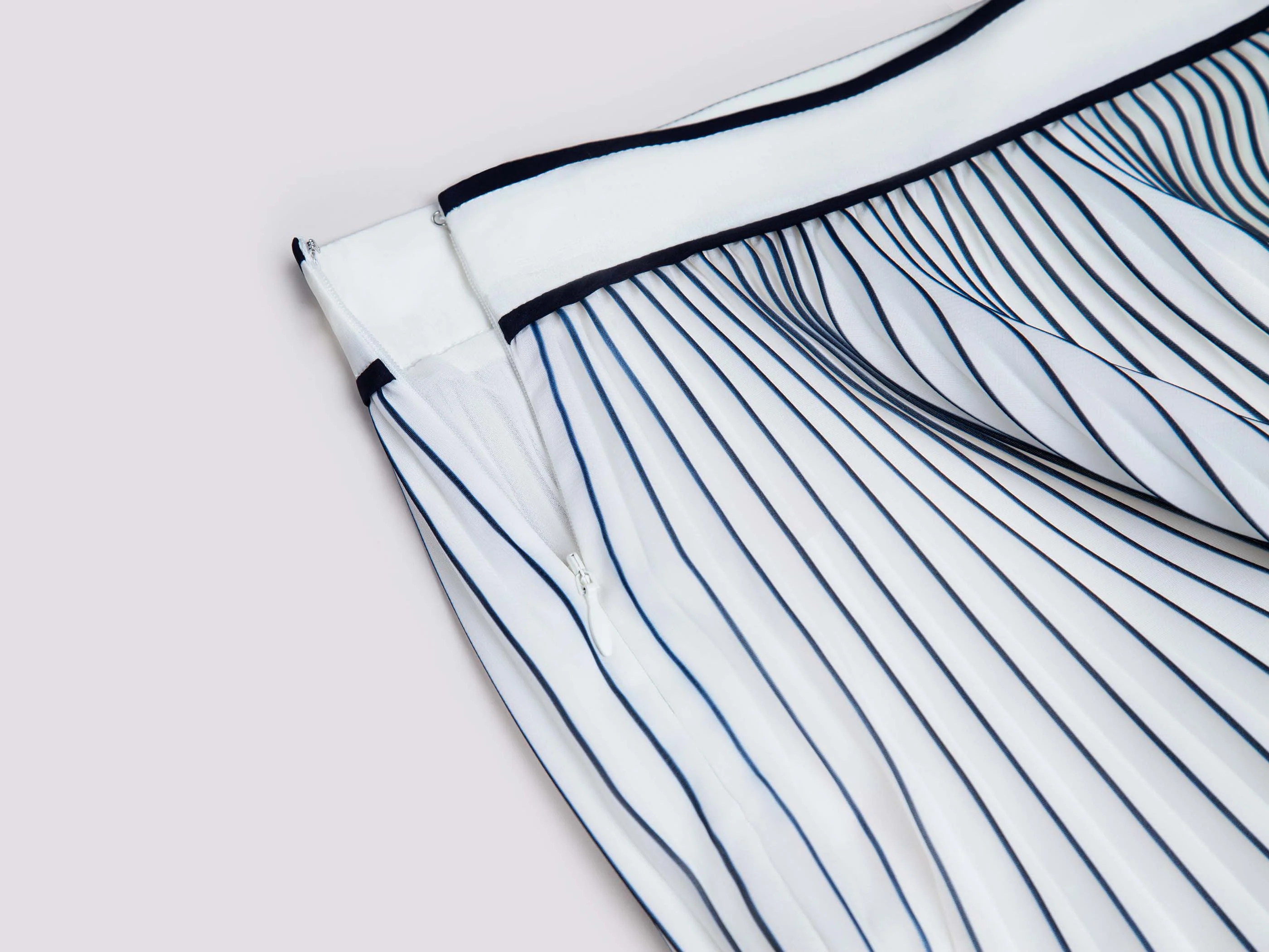 MIDI PLEATED SKIRT WITH PIPING DETAILS - Image 7