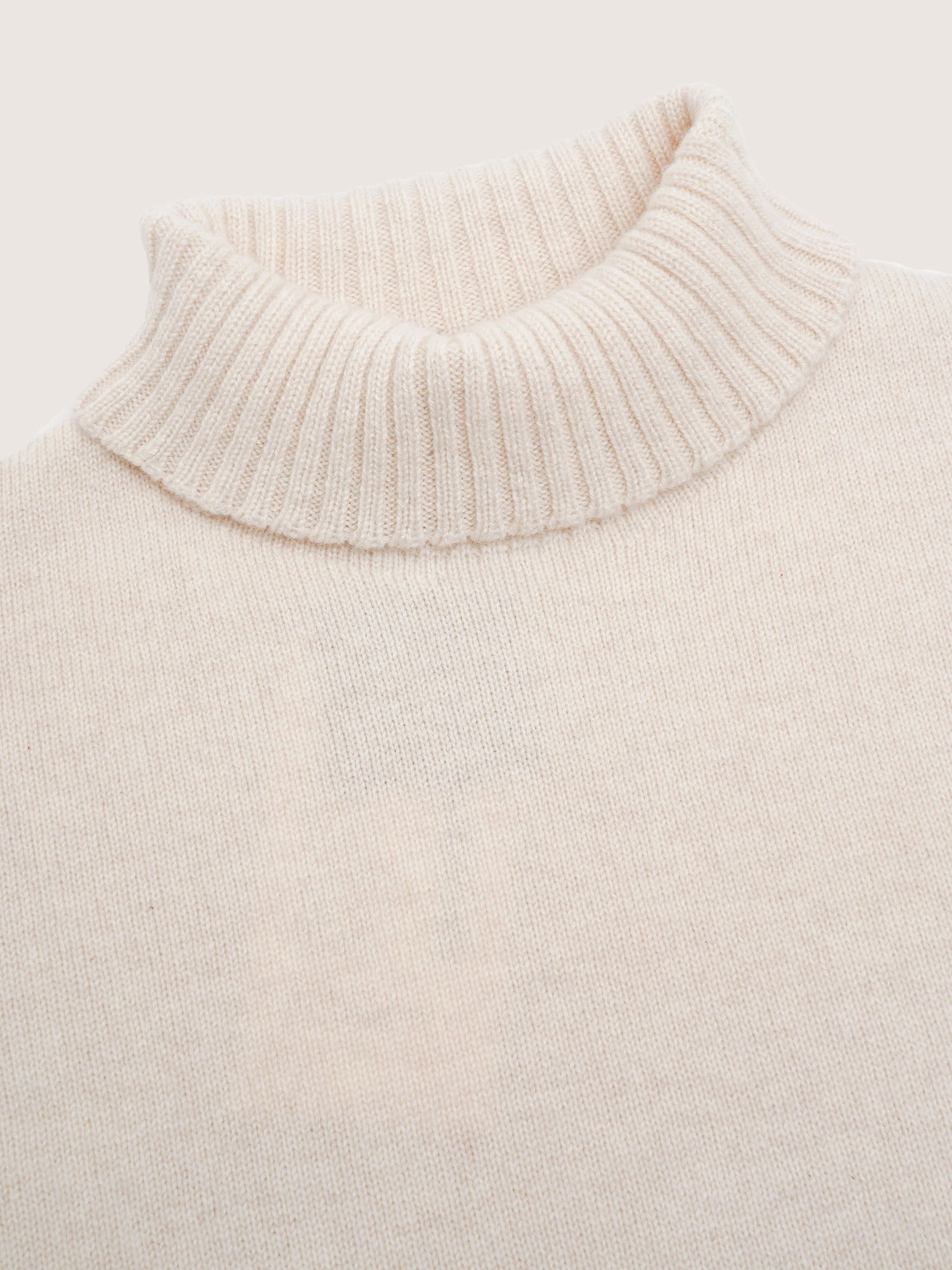 Miranda Luxe Cashmere Turtleneck Sweater - Image 4