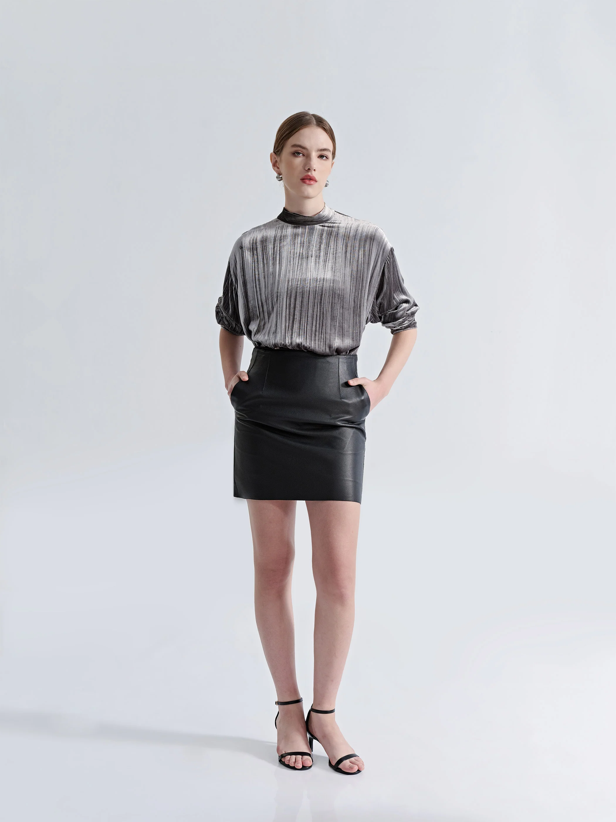 MOCK NECK VELVET TOP - Image 4