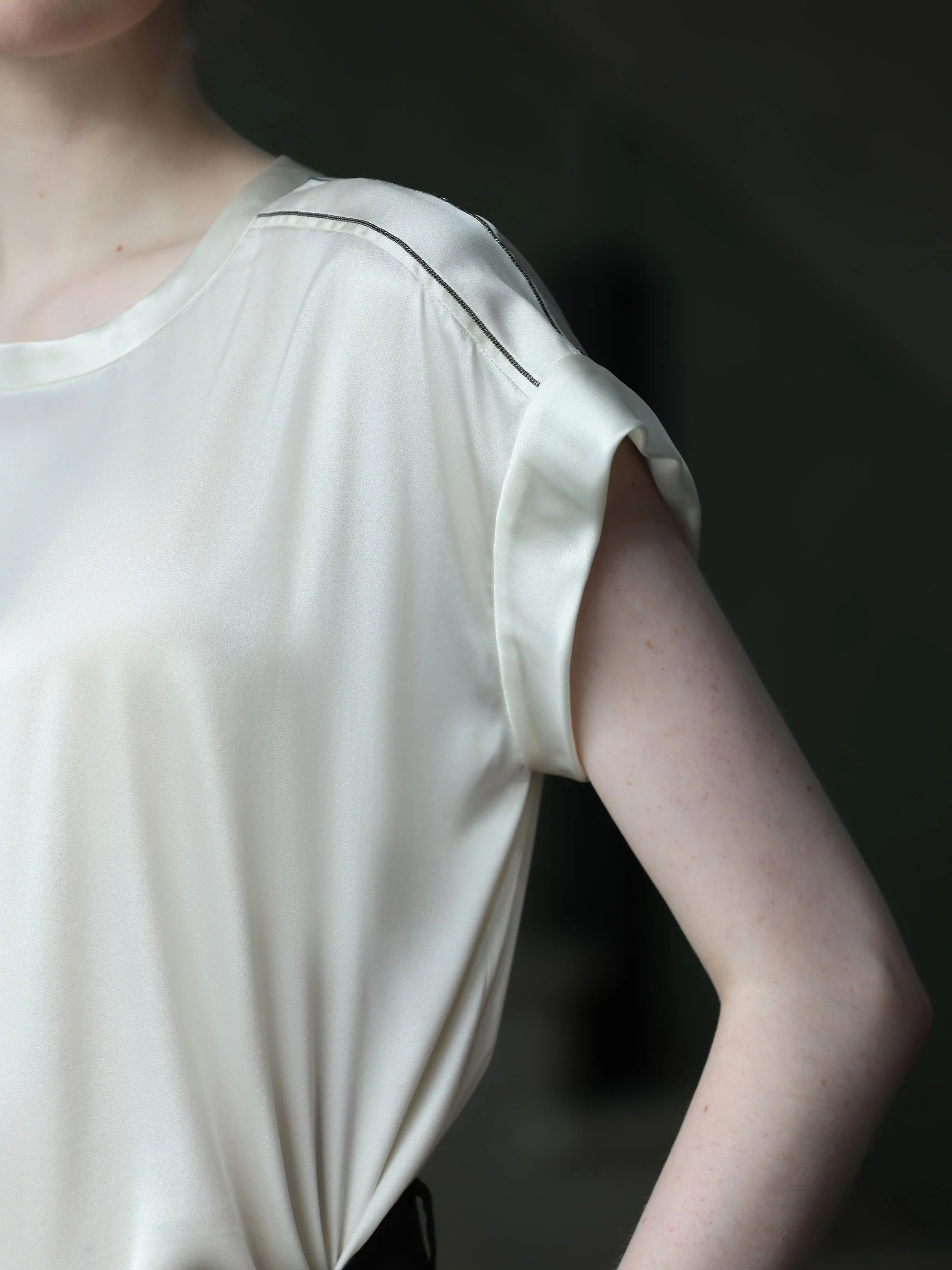OPEN NECK CAP SLEEVE SILK BLOUSE W/ CHAIN DETAIL - Image 3