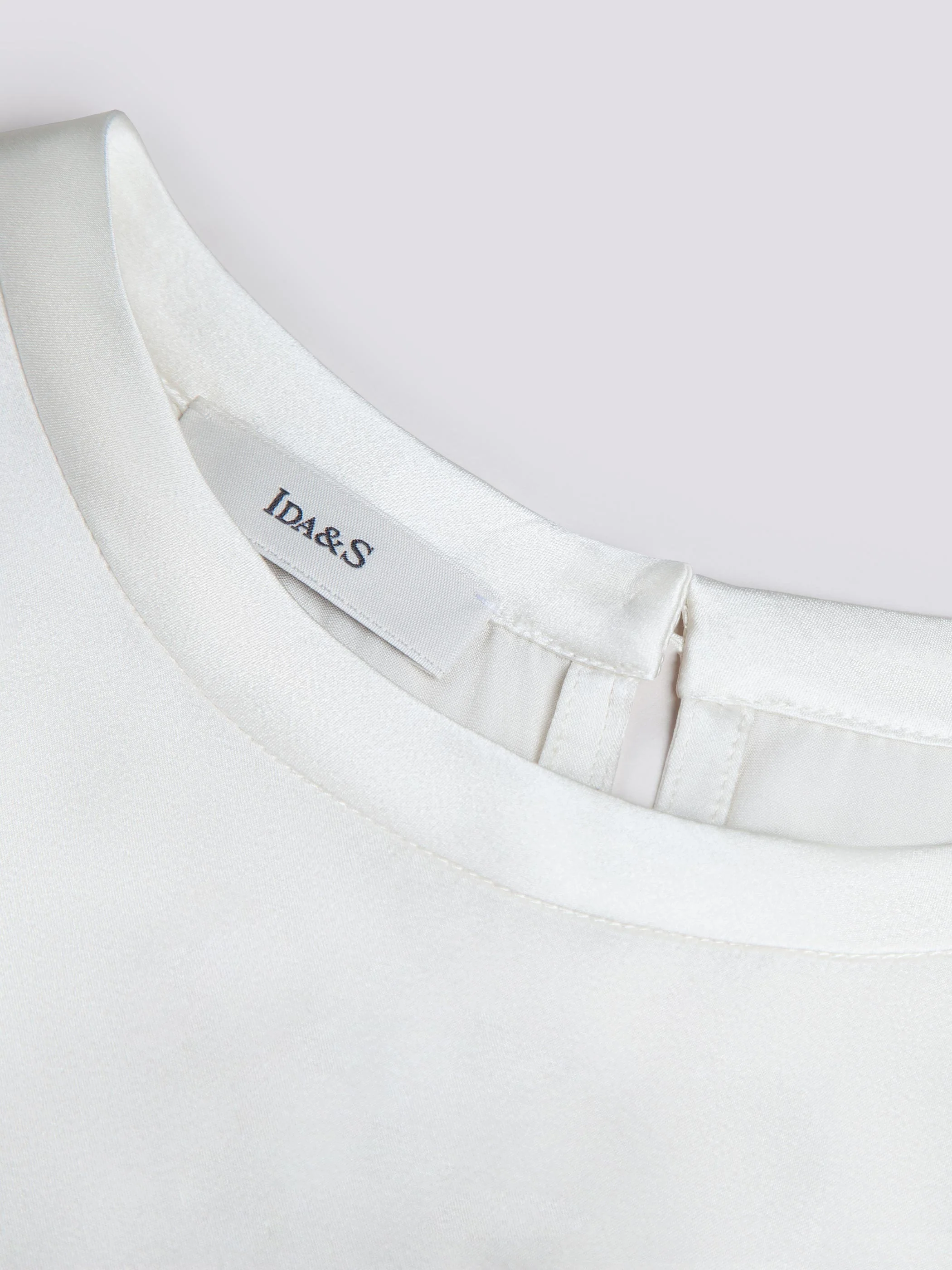 OPEN NECK CAP SLEEVE SILK BLOUSE W/ CHAIN DETAIL - Image 8