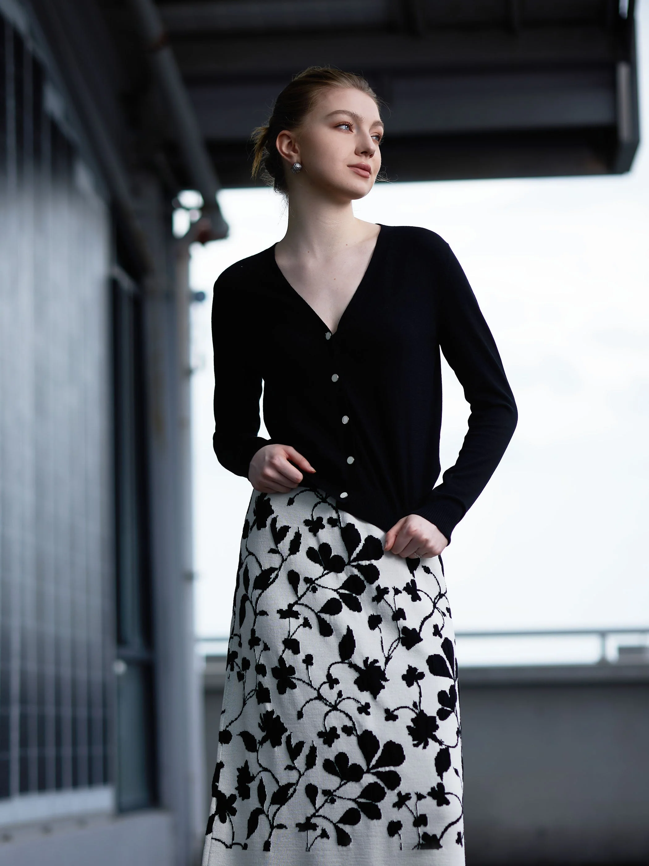 OPEN V-NECK BUTTON FRONT CARDIGAN - Image 7
