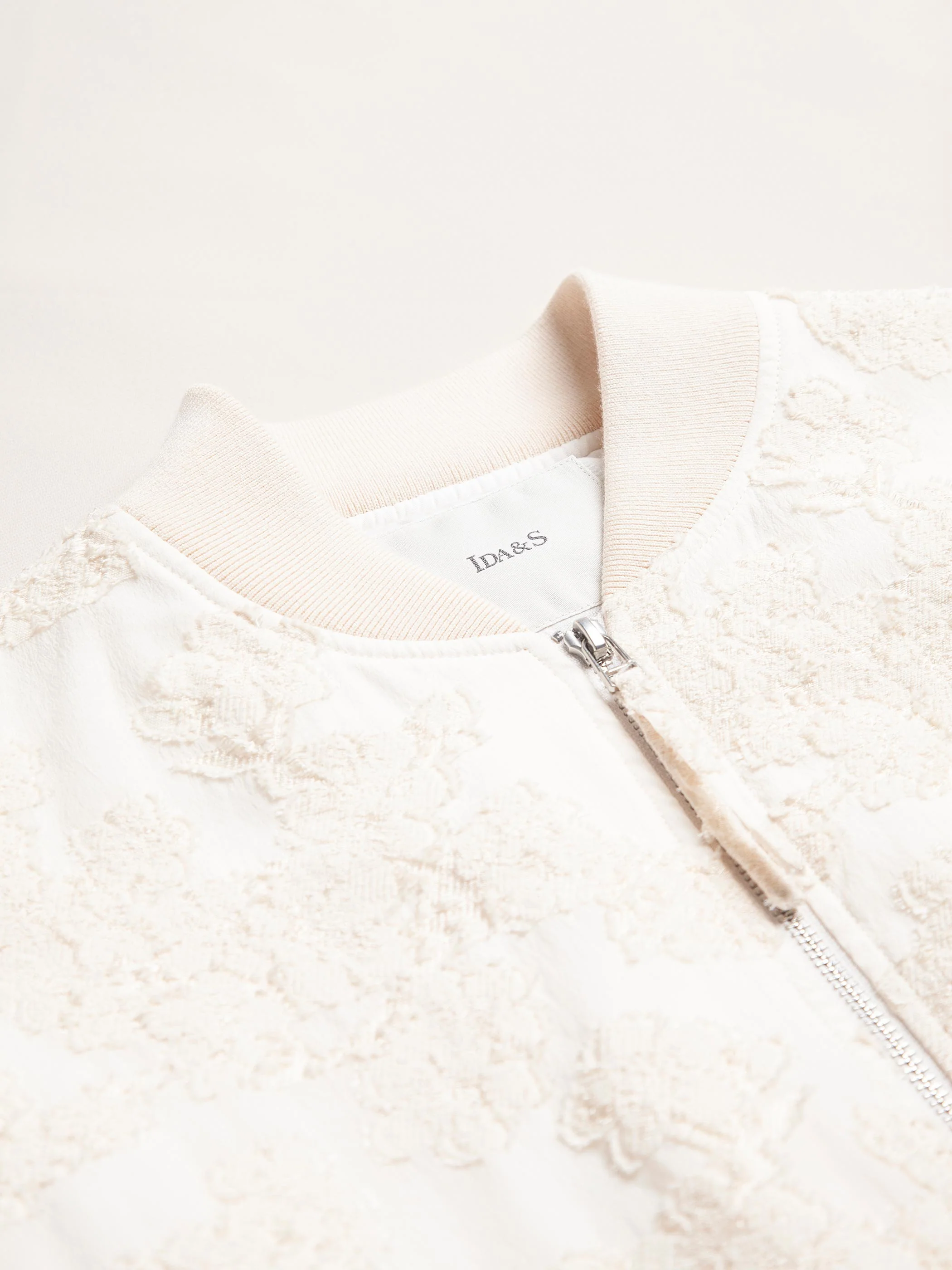 OVERSIZED FLORAL JACQUARD ZIPPED JACKET - Image 8