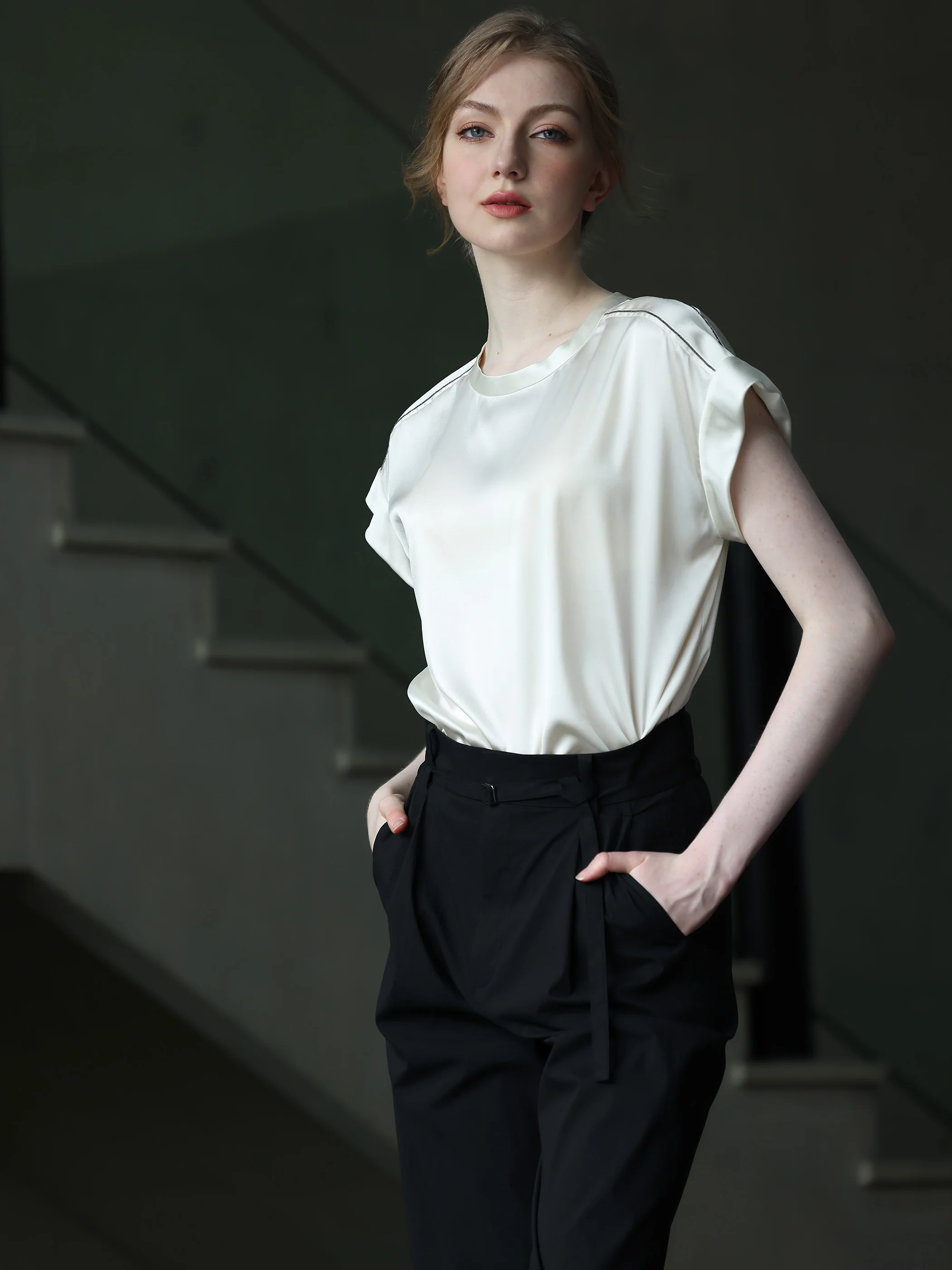 PAPER BAG PANTS W/ BELT DETAIL - Image 3