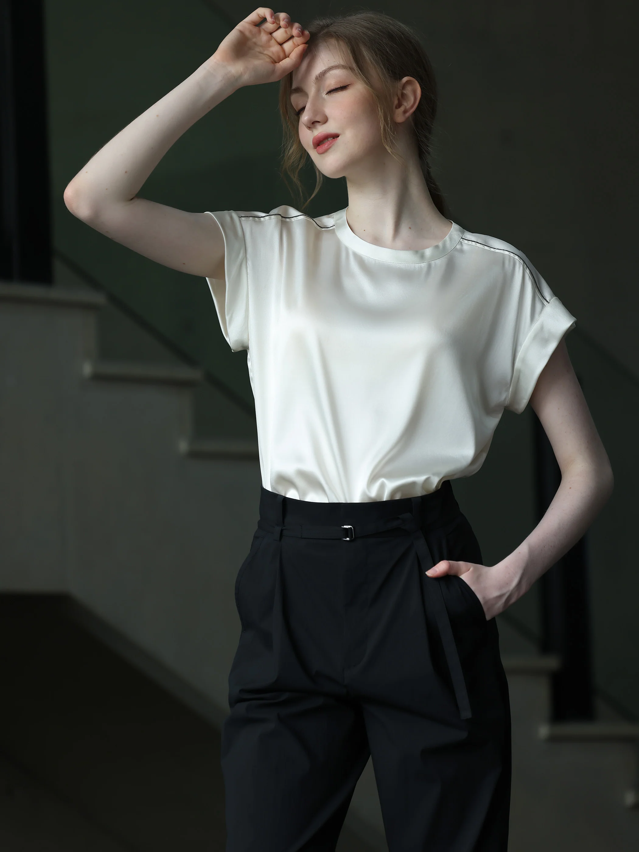 PAPER BAG PANTS W/ BELT DETAIL - Image 4