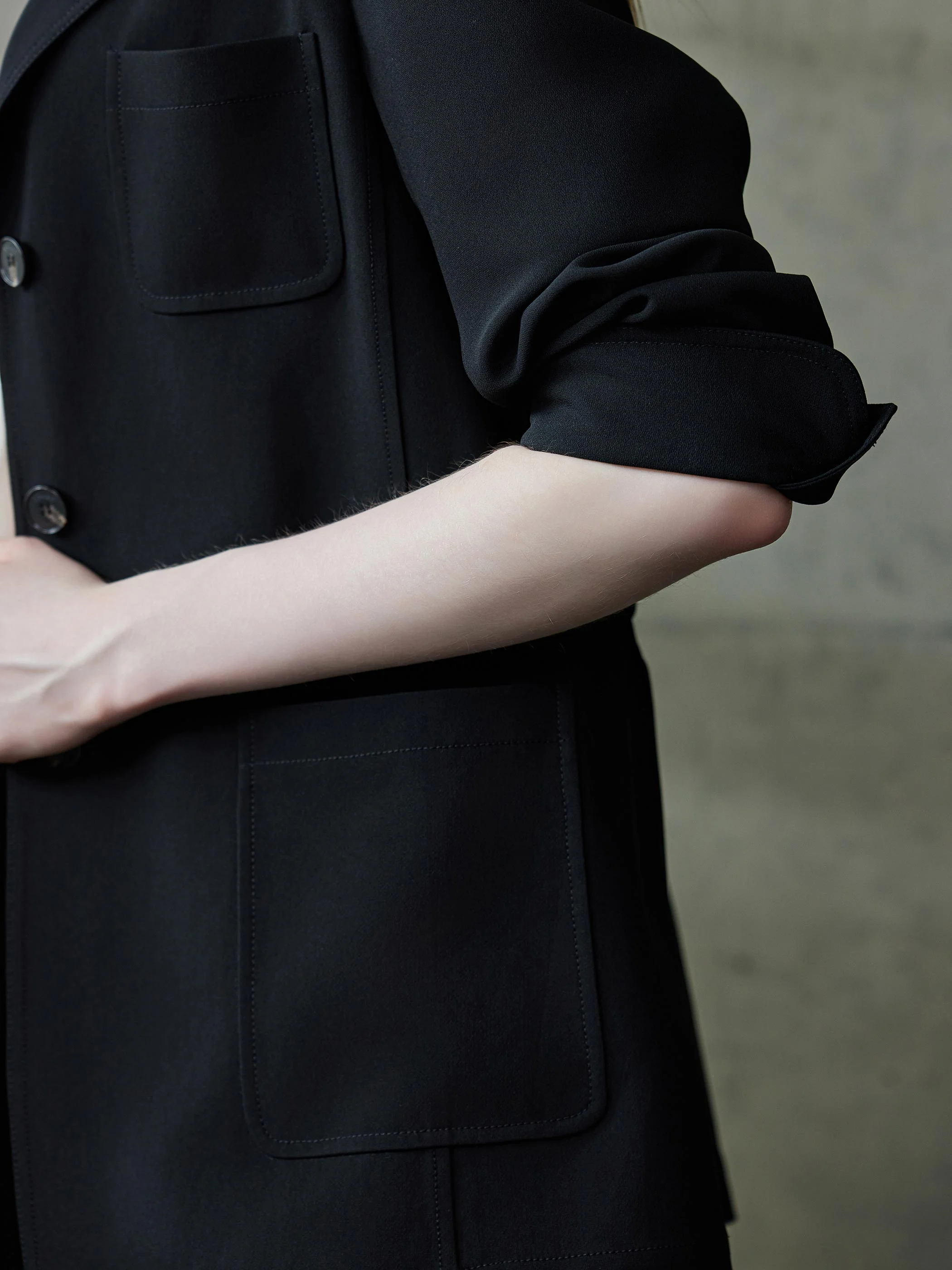 RELAXED CREPE BLAZER W/ BACK DETAIL - Image 3