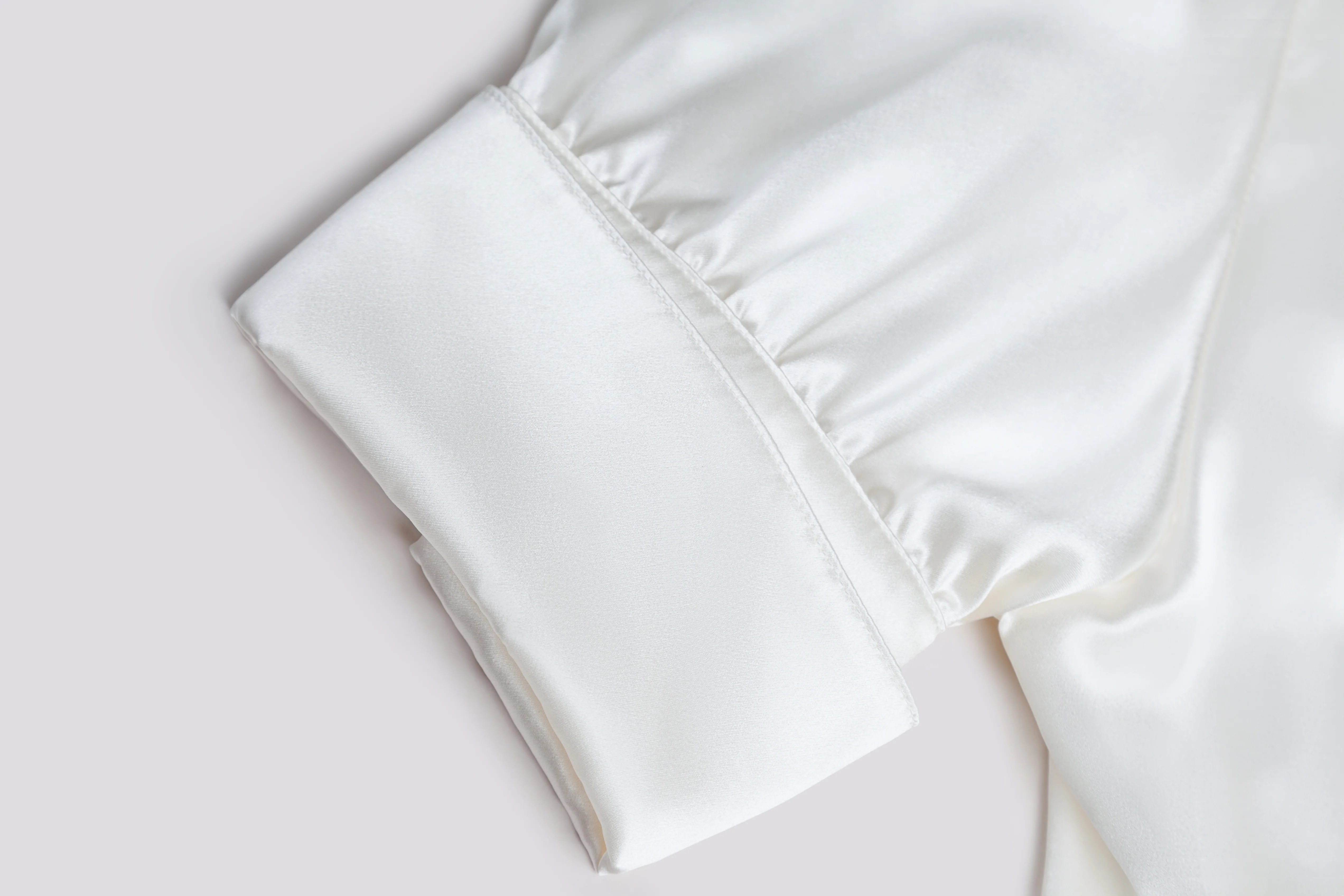 SILK BLOUSE W/ SLEEVE DETAIL - Image 10