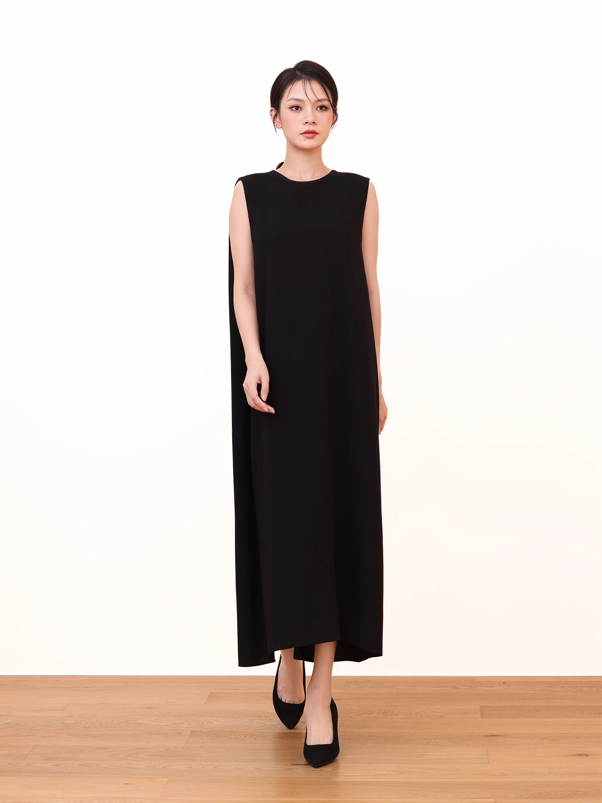 SLEEVELESS CREW NECK DRESS WITH BACK PANEL DETAIL - Image 3