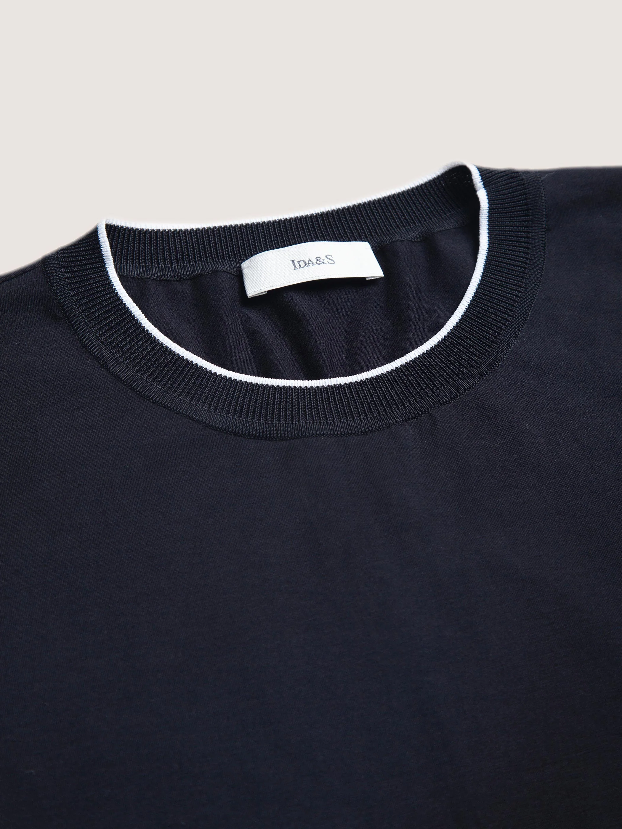 SLEEVELESS TANK WITH TRIM DETAIL - Image 3