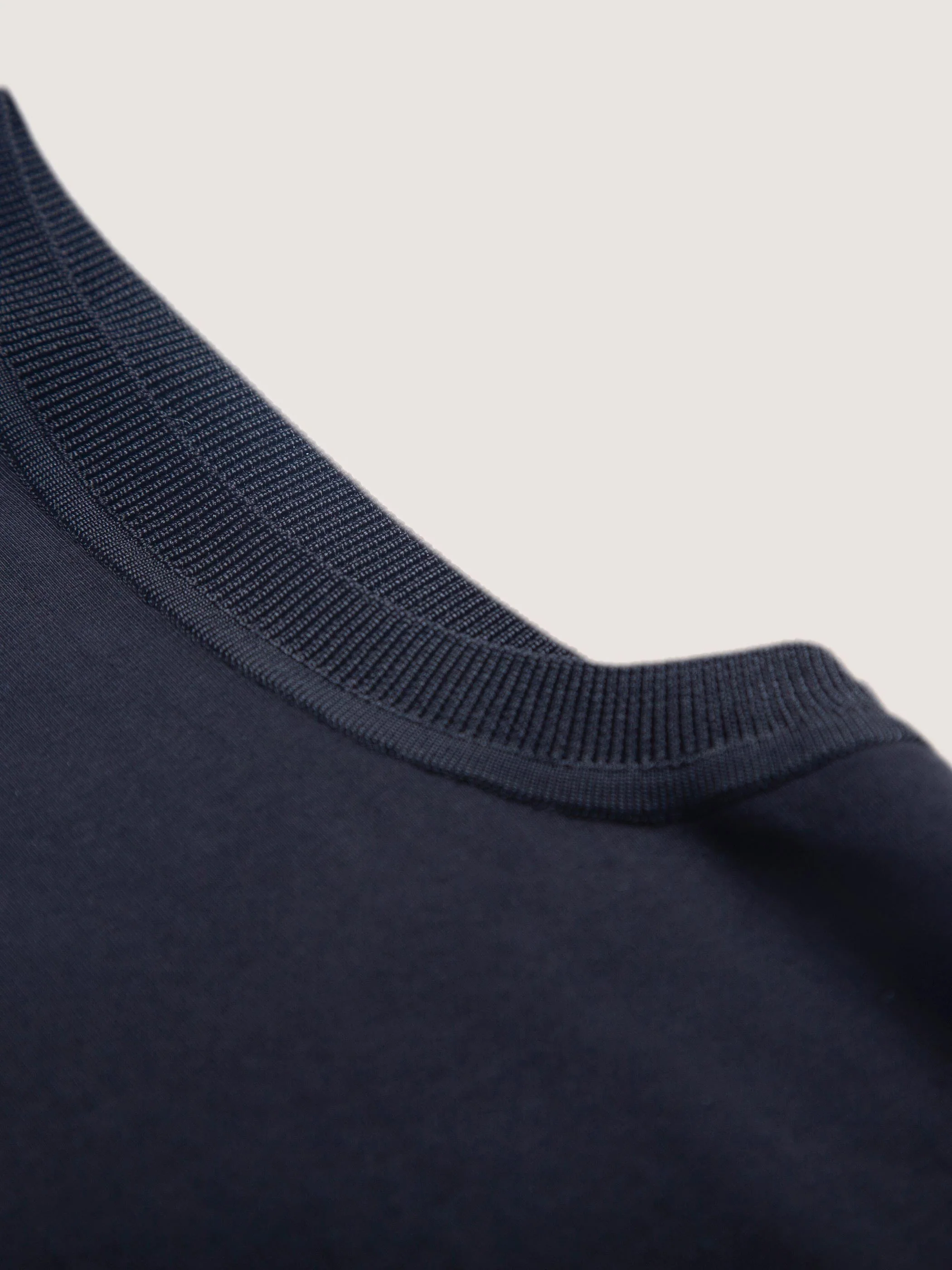SLEEVELESS TANK WITH TRIM DETAIL - Image 4