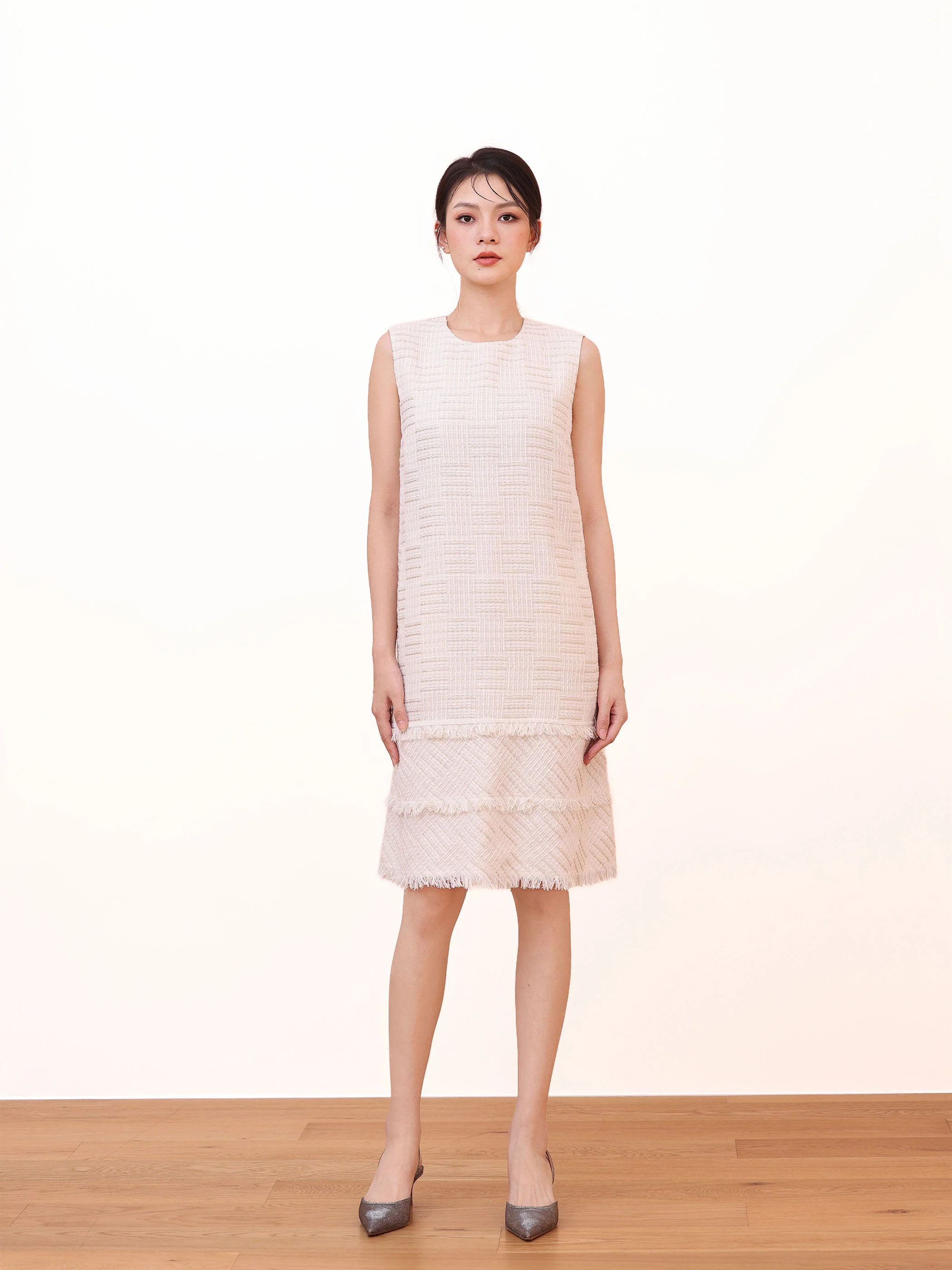 SLEEVELESS TWEED DRESS WITH FRINGE DETAIL - Image 3