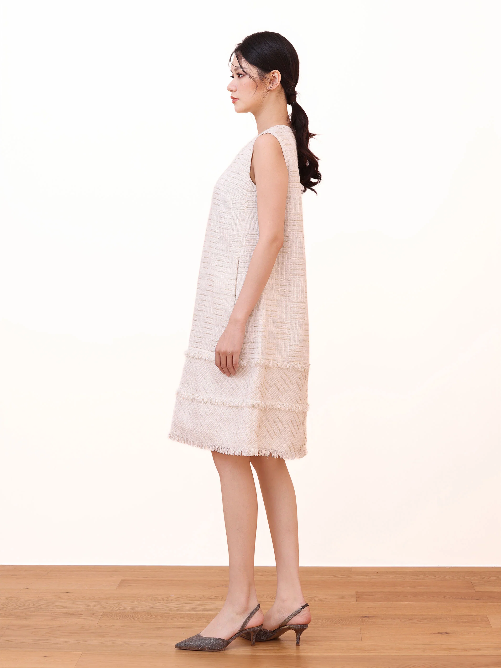 SLEEVELESS TWEED DRESS WITH FRINGE DETAIL - Image 4
