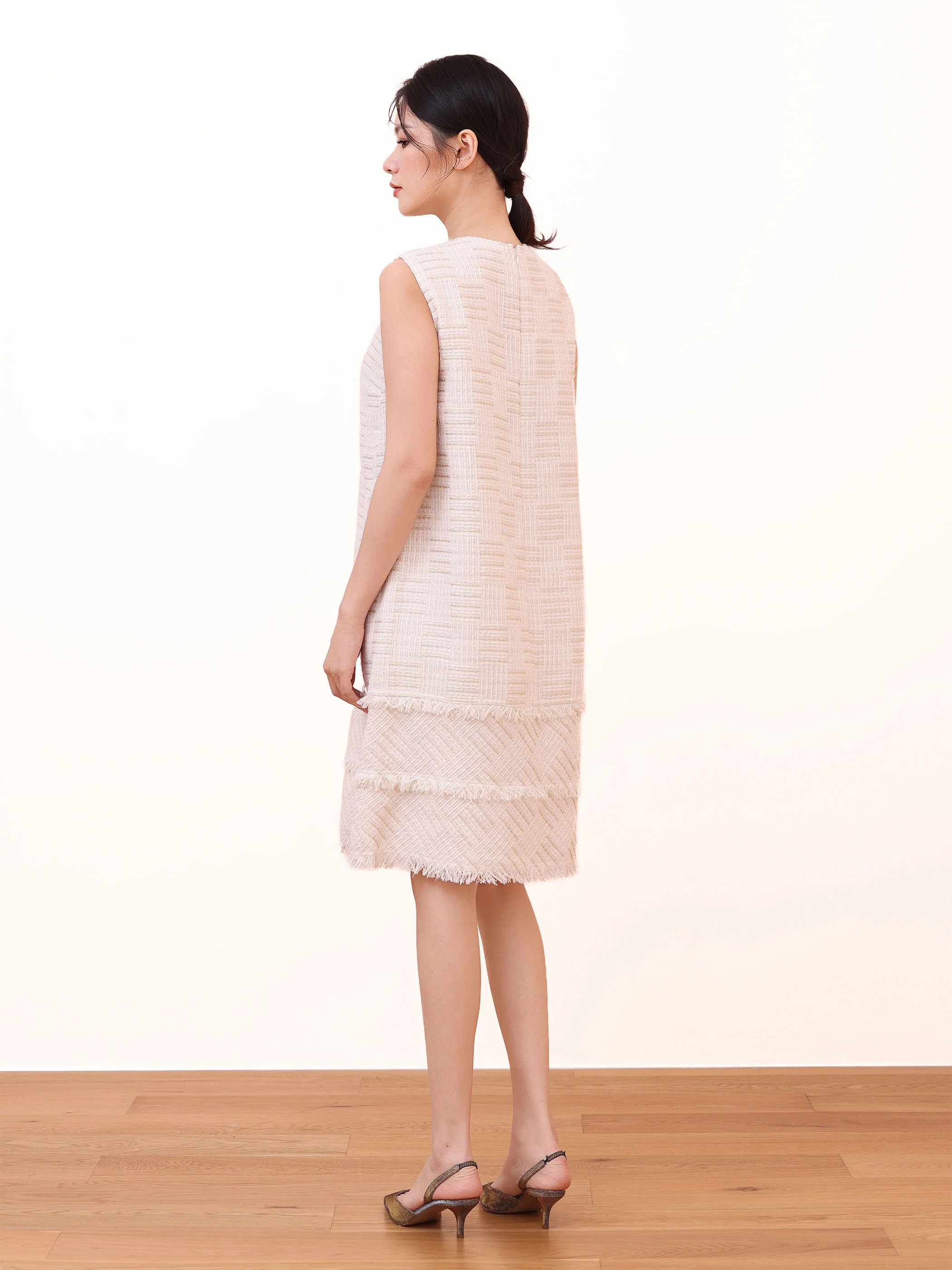 SLEEVELESS TWEED DRESS WITH FRINGE DETAIL - Image 5