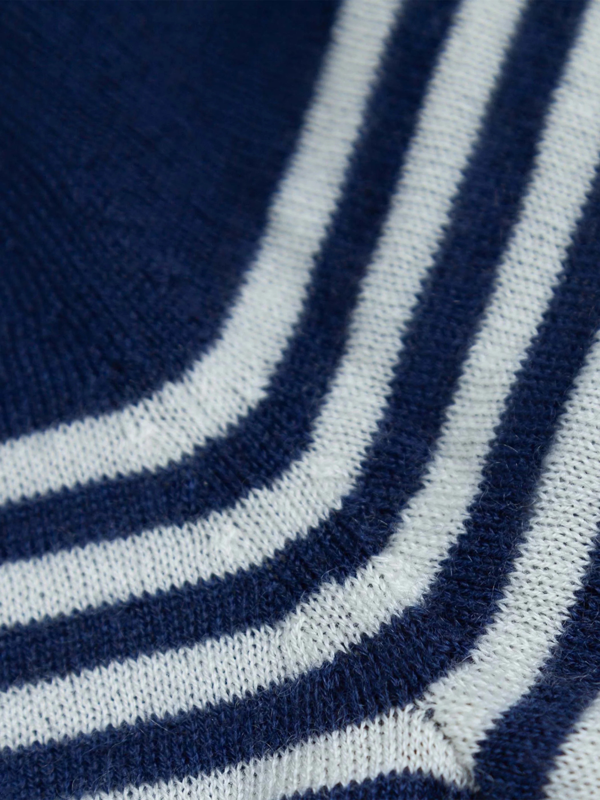 SUPER LIGHTWEIGHT CASHEMERE KNIT TOP - Image 14
