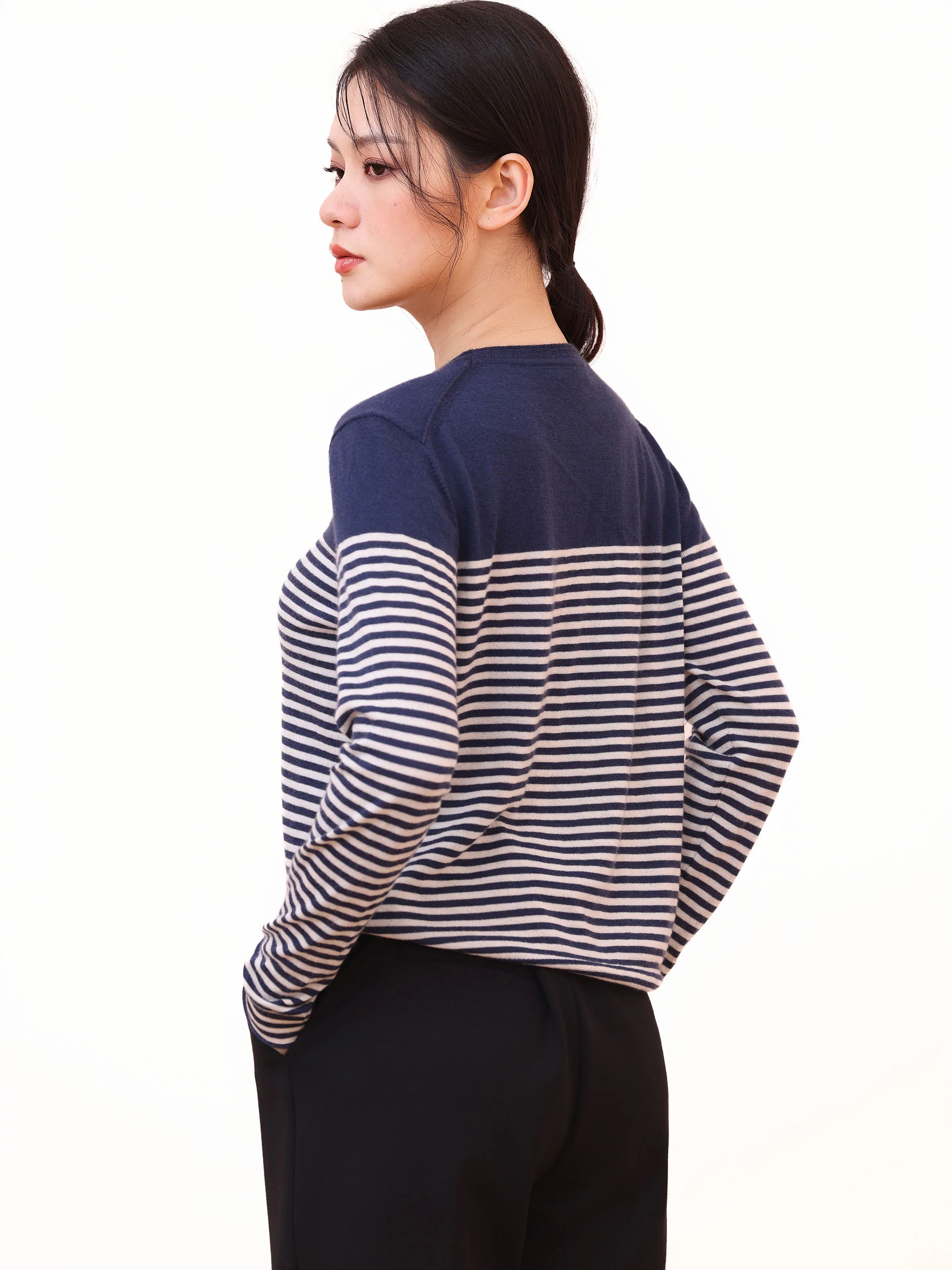 SUPER LIGHTWEIGHT CASHEMERE KNIT TOP - Image 6