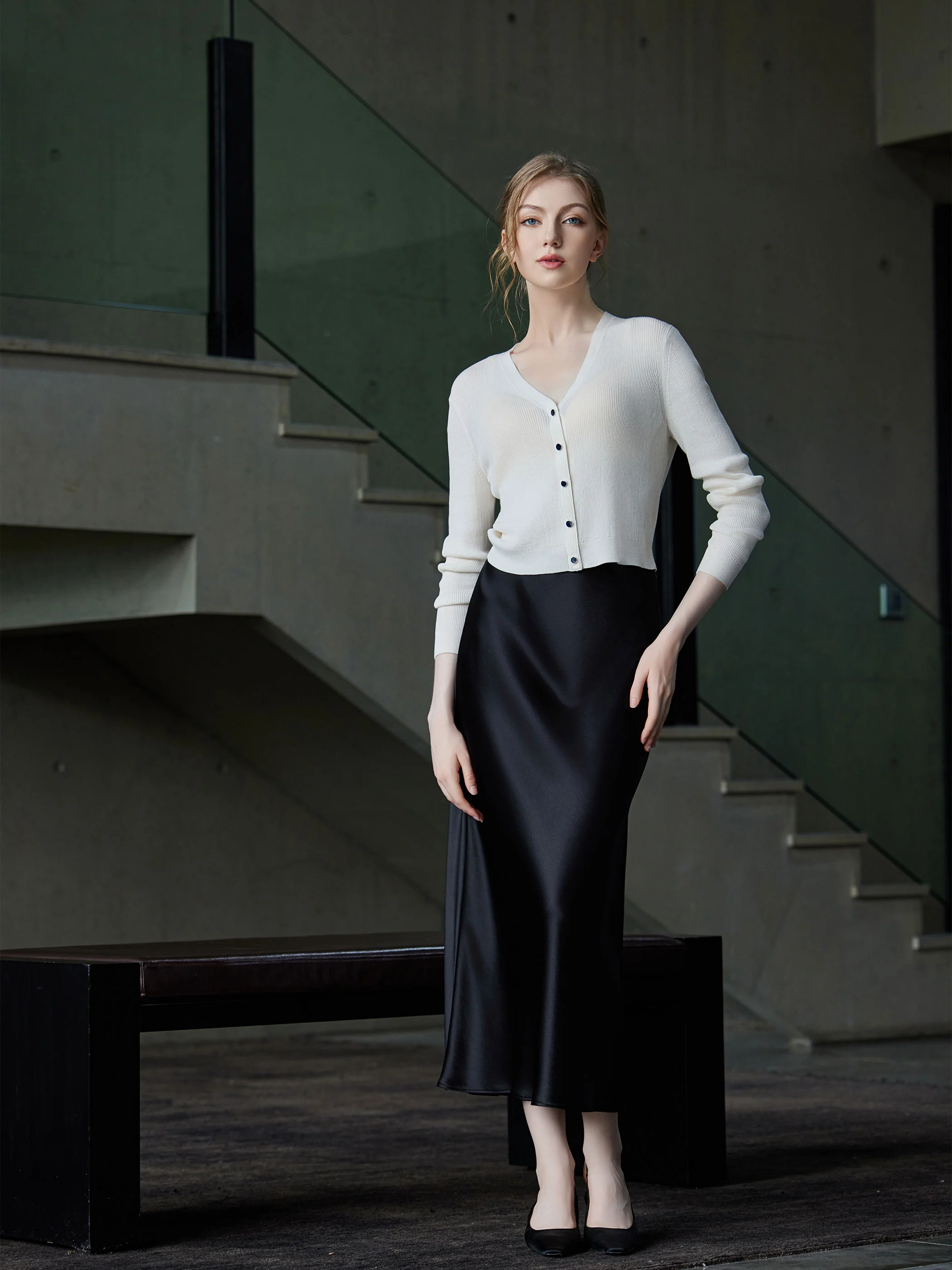V-NECK BUTTON FRONT CARDIGAN - Image 3