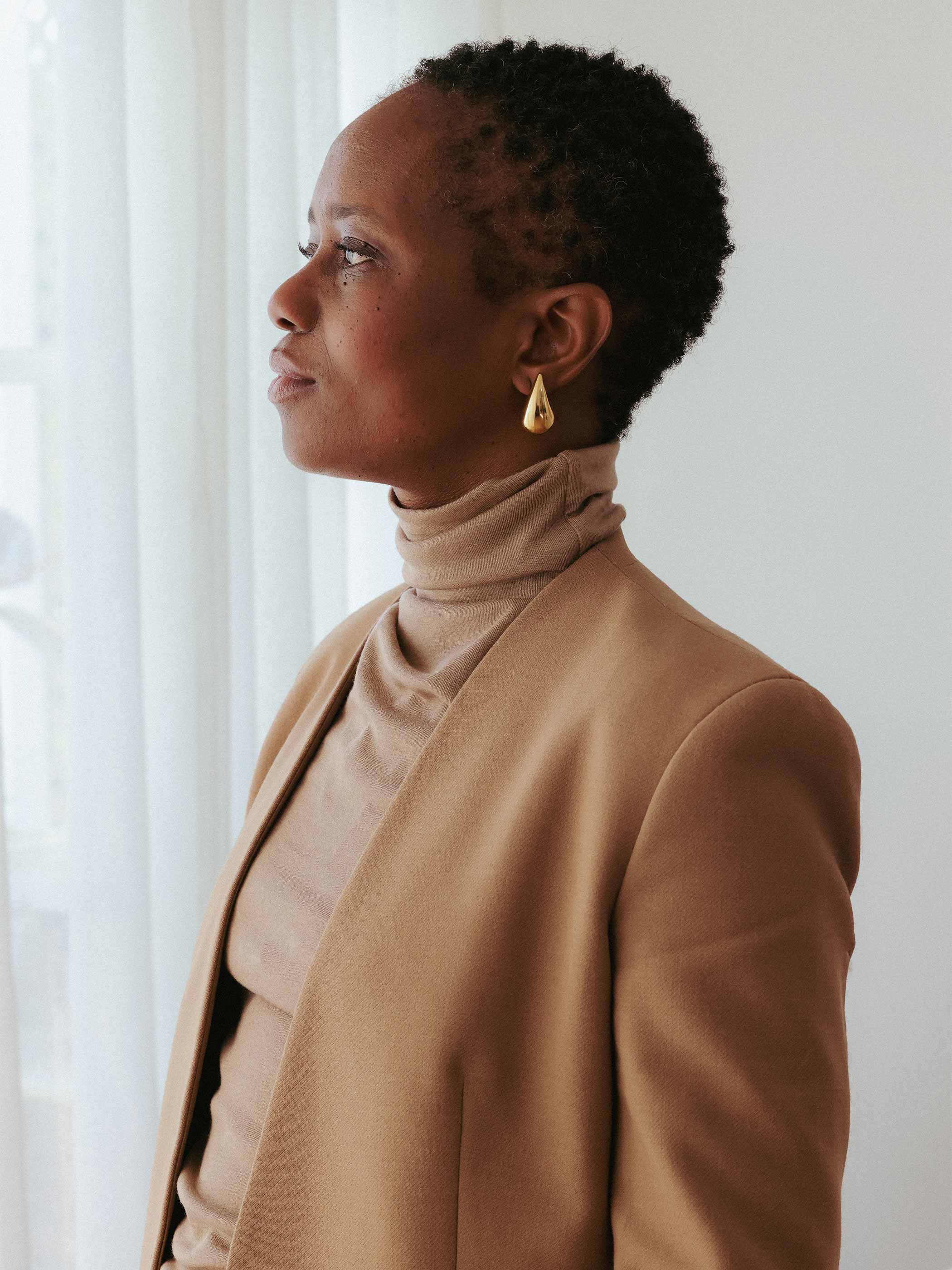 SIENNA WOOL COLLARLESS SUIT JACKET - Image 3